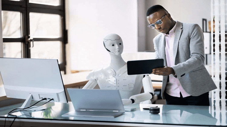 IA tornará o trabalho mais humano, diz CEO do Slack